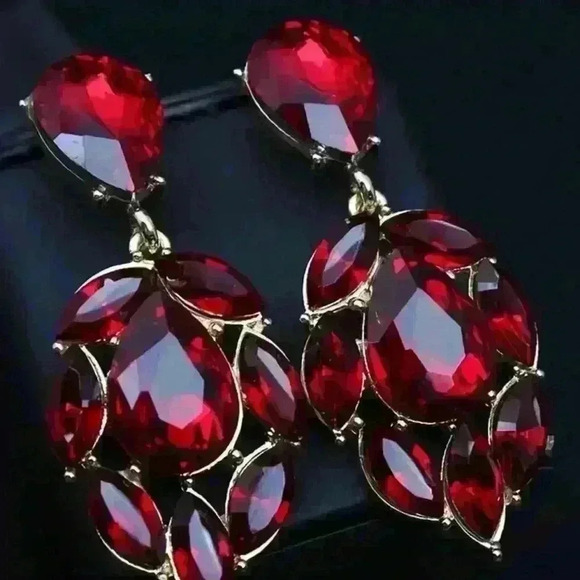 NEW-Ruby Red Teardrop Statement Dangle Earrings - Picture 1 of 4